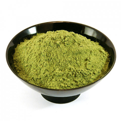 Gerstengras gemahlen