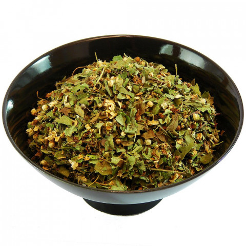 Weißdornblätter mit Blüten geschnitten